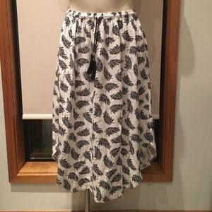Leaf print skirt